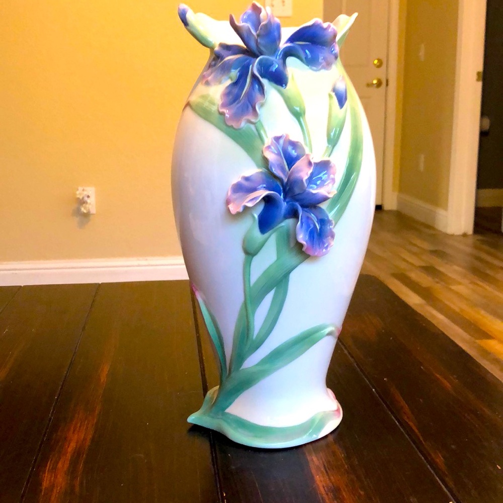 Franz Collection Iris Vase FZ00496 Size: 7.5  x 7.5 x 15 
Hand Painted By Franz